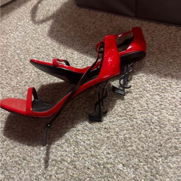 YSL SAINT LAURENT RED OPYUM HEEL ANKLE STRAP IN PATENT LEATHER - Picture 2 of 5
